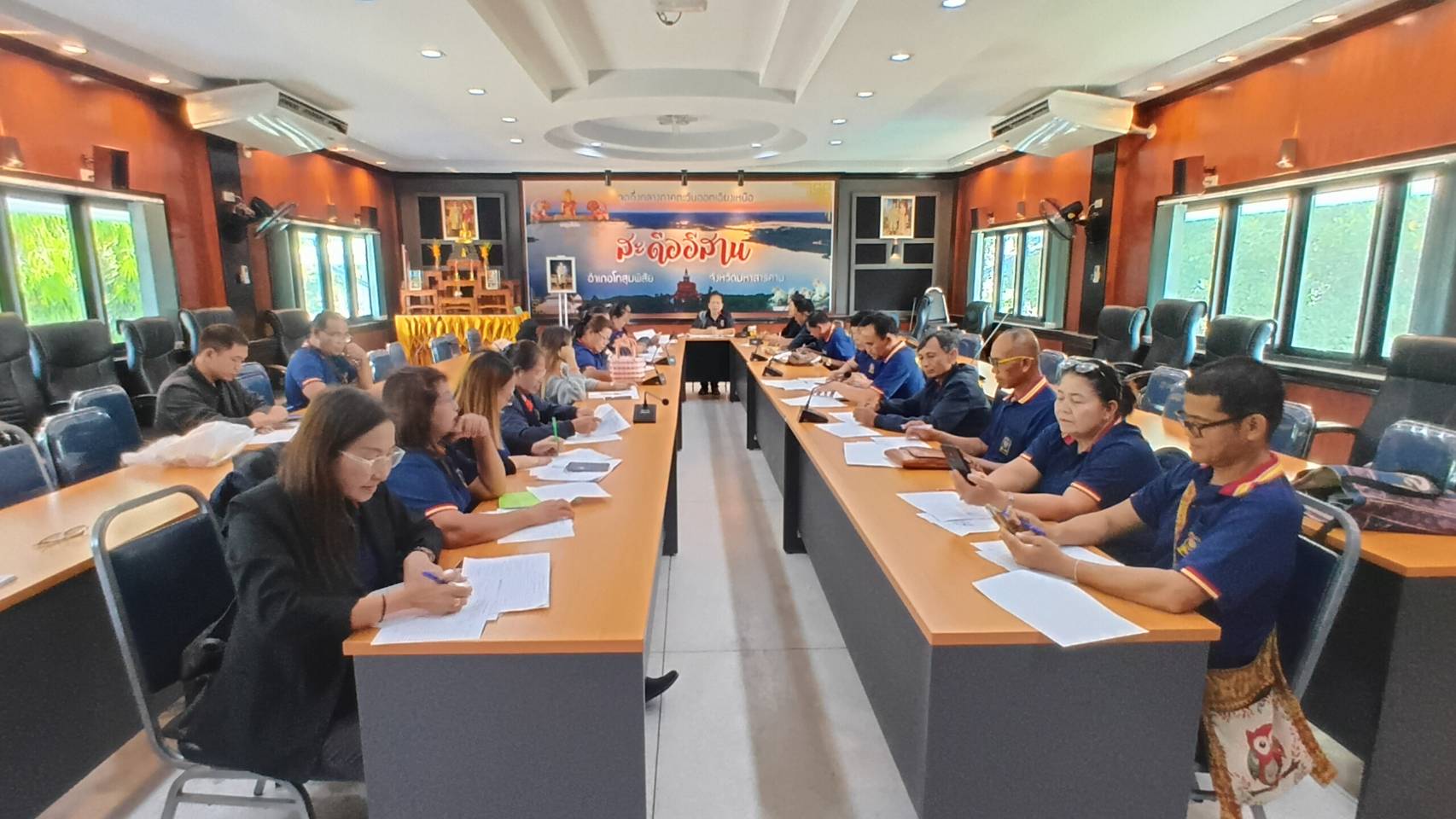 พช.โกสุมพิสัย จังหวัดมหาสารคาม  ดำเนินการประชุมผู้นำอาสาพัฒนาชุมชน (ผู้นำ อช.)