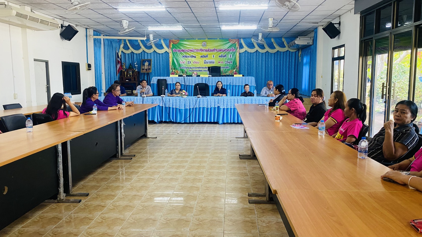 พช.โกสุมพิสัย จังหวัดมหาสารคาม  ร่วมกับคณะอนุกรรมการกลั่นกรองและติดตามการดำเนินงานกองทุนพัฒนาบทบาทสตรีอำเภอโกสุมพิสัย ดำเนินการติดตามหนี้เกินกำหนดชำระกองทุนพัฒนาบทบาทสตรี