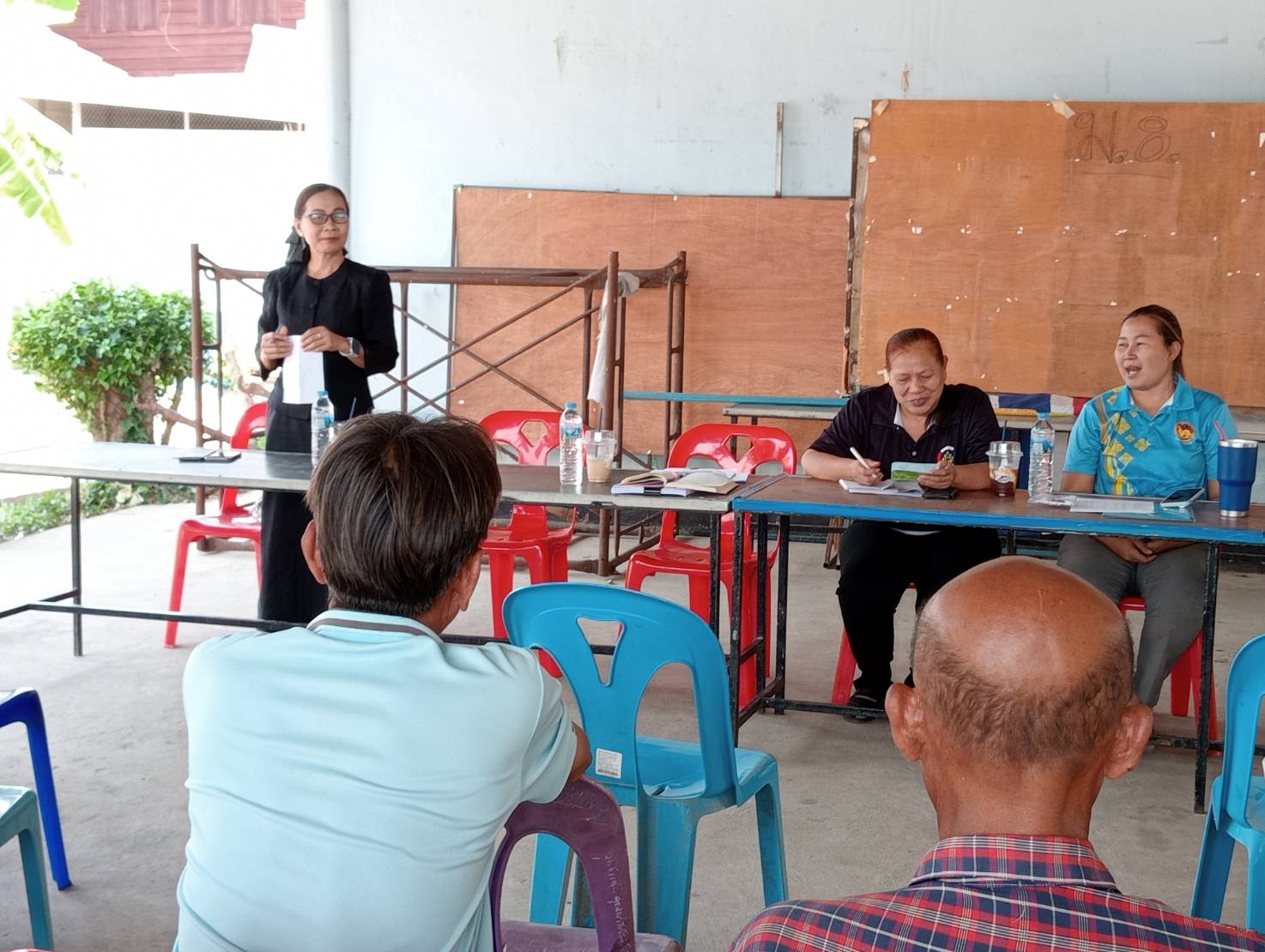 พช.โกสุมพิสัย จังหวัดมหาสารคาม ติดตามการดำเนินงานกองทุนหมู่บ้านและชุมชนเมือง