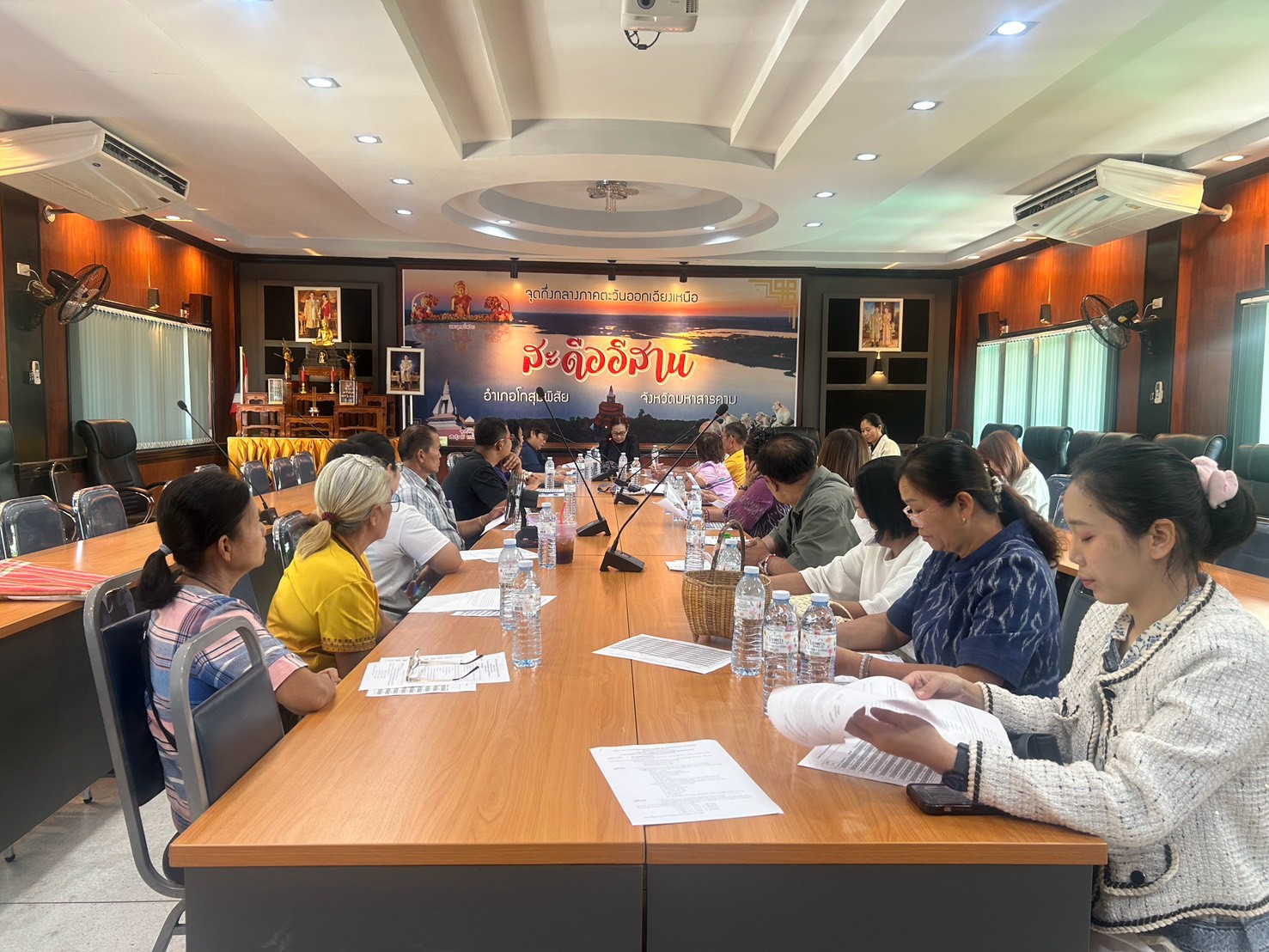 พช.โกสุมพิสัย จังหวัดมหาสารคาม  ดำเนินการประชุมกลุ่มผู้ผลิต ผู้ประกอบการ OTOP อำเภอโกสุมพิสัย 